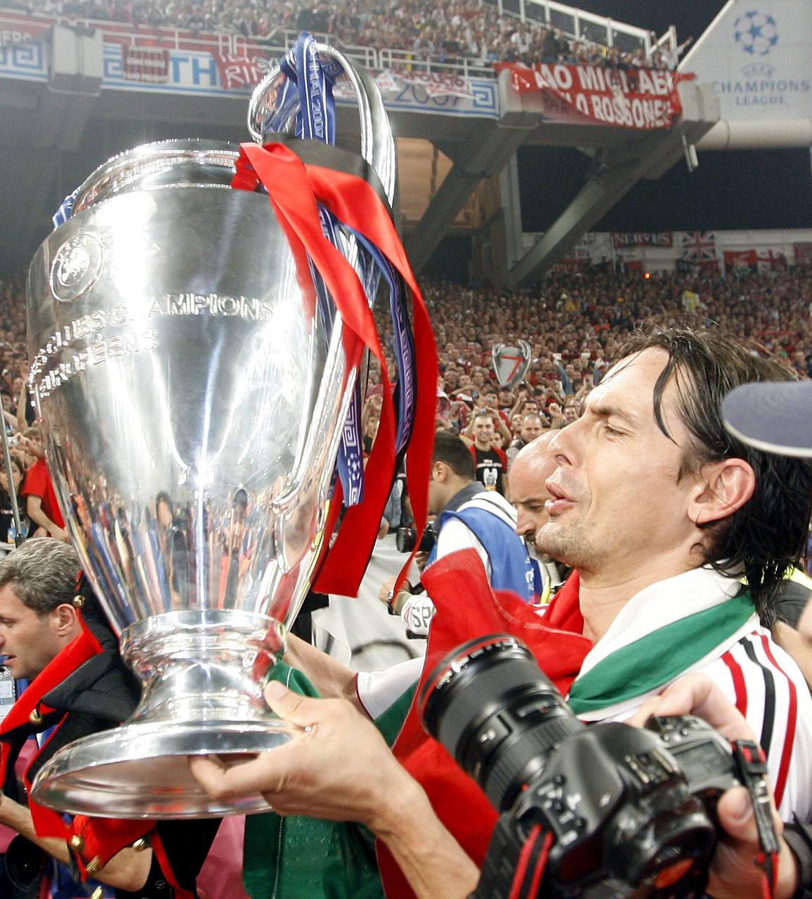 场边出现了 场边出现了