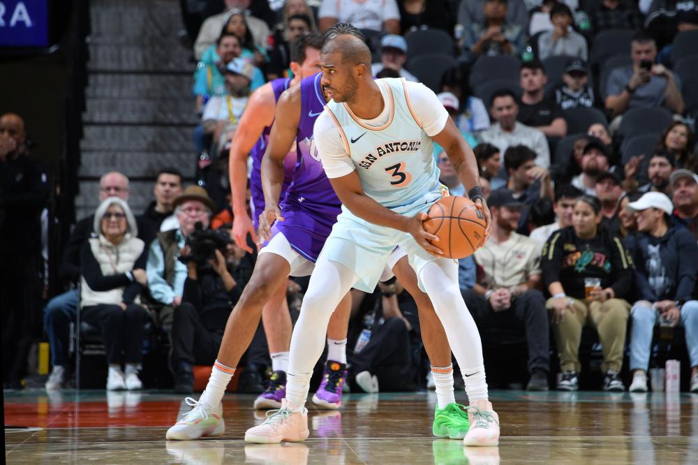 他常常凭借 他常常凭借